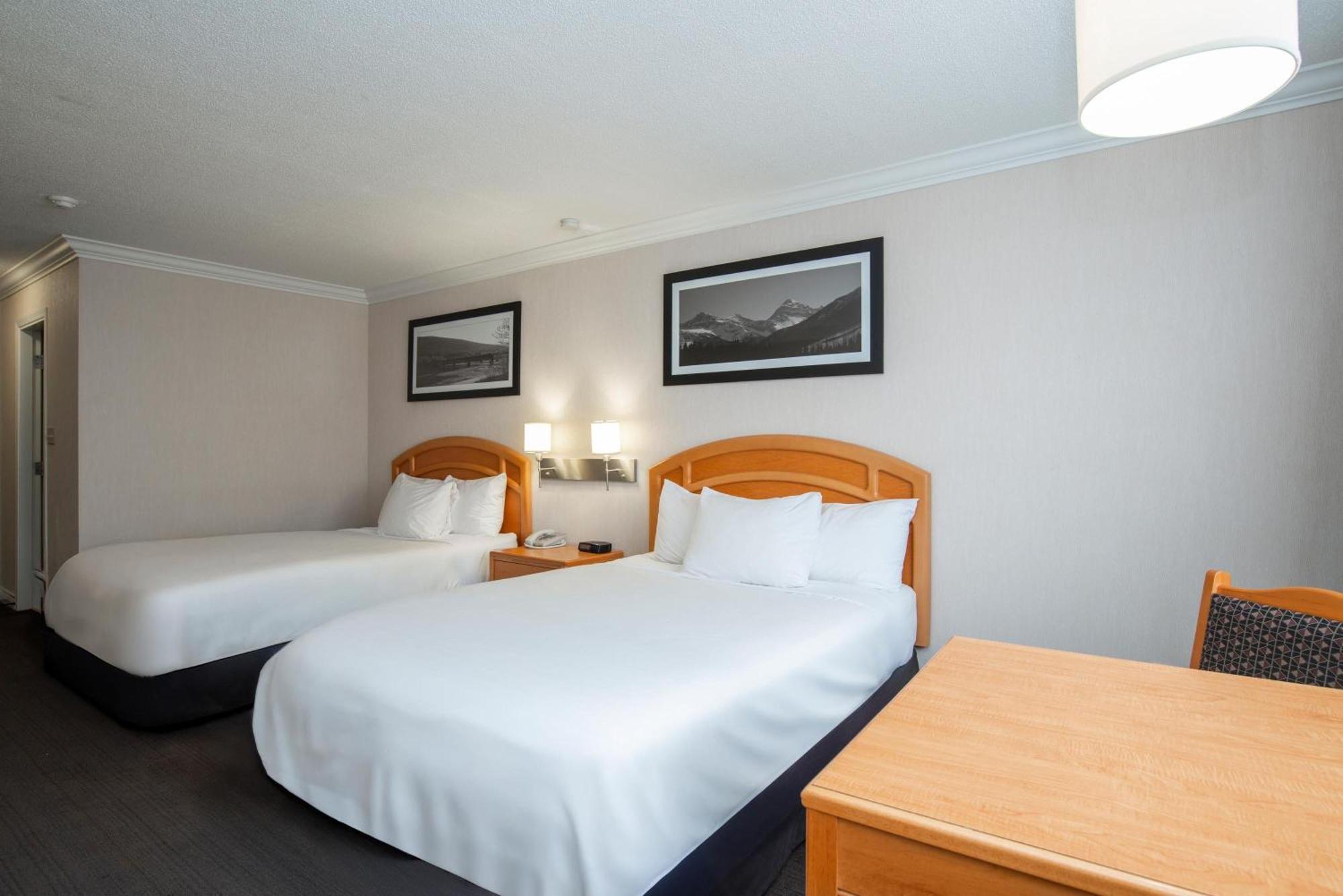 Standard Room 2 Queen Beds Monashee Building