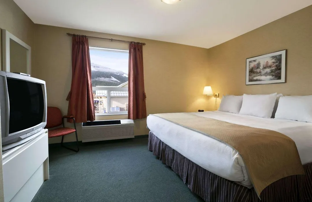 Super 8 By Wyndham Revelstoke Bc-1