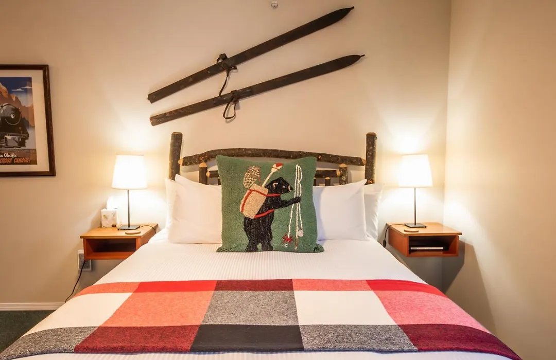 Courthouse Inn Revelstoke-1
