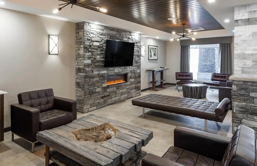 Ramada By Wyndham Revelstoke-1