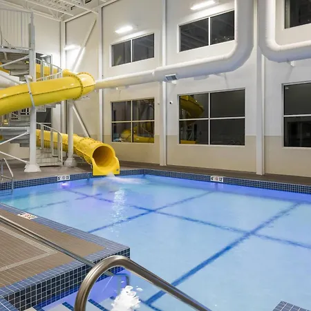 Ramada By Wyndham Revelstoke-2