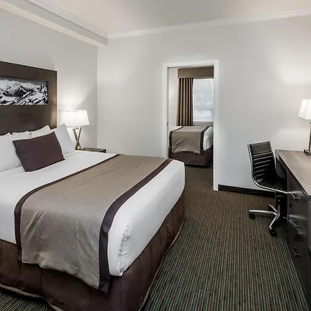 Ramada By Wyndham Revelstoke-3