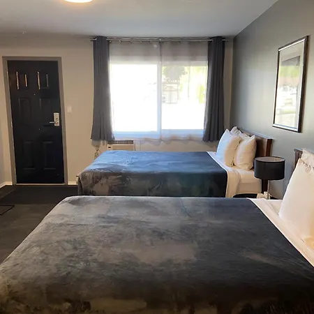 Monashee Lodge-2