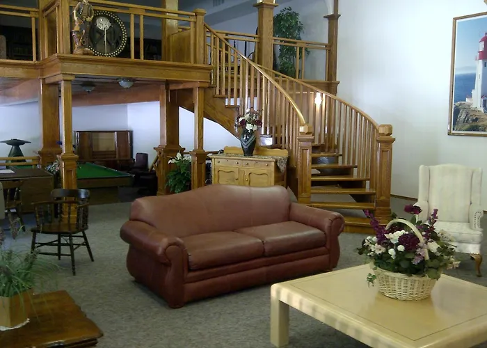 Revelstoke HotelsThree Valley Lake Chateau