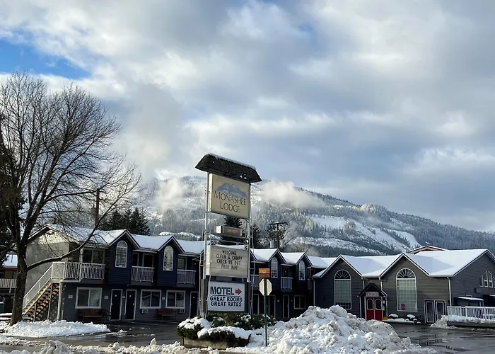 Monashee Lodge Revelstoke